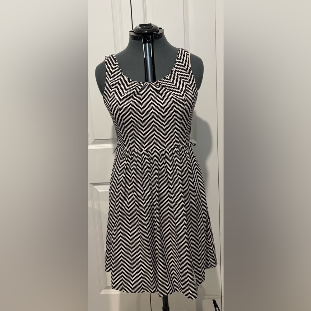 White House Black Market Chevron Strapless Dress